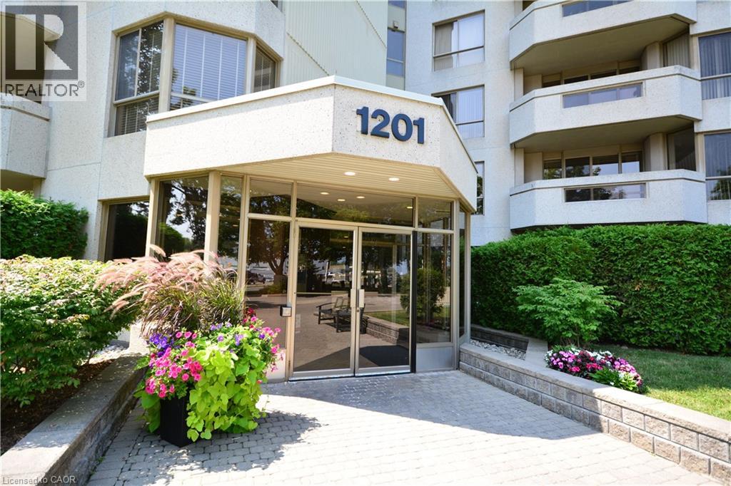 1201 North Shore Boulevard E Unit# 302, Burlington, Ontario  L7S 1Z5 - Photo 3 - 40784004
