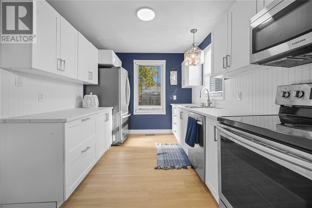 573 Phillip Street, Lively, Ontario  P3Y 1N1 - Photo 2 - 2125421