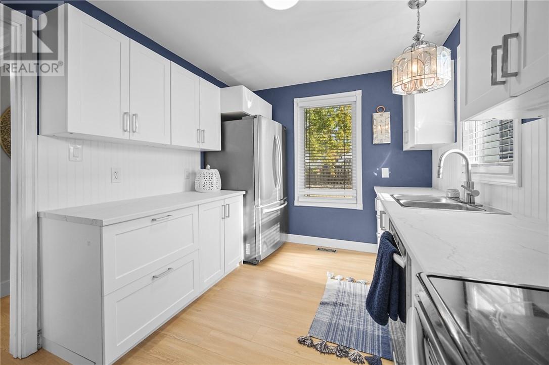 573 Phillip Street, Lively, Ontario  P3Y 1N1 - Photo 4 - 2125421