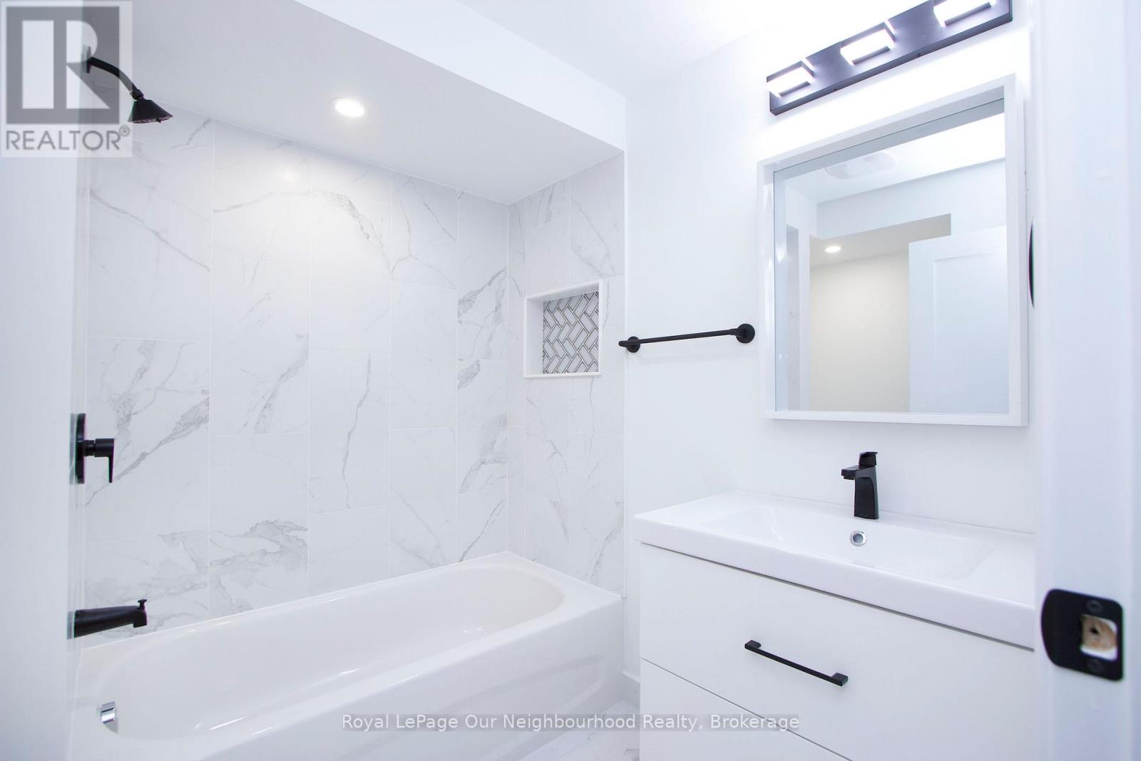 6 Westacott Crescent, Ajax (Northwest Ajax), Ontario  L1T 4H6 - Photo 13 - E12487629