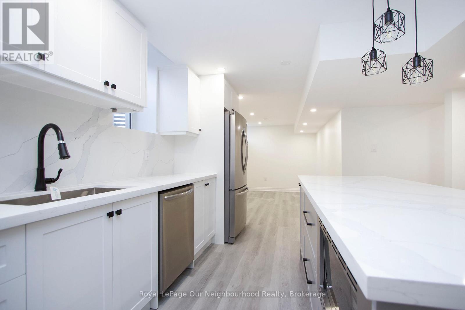 6 Westacott Crescent, Ajax (Northwest Ajax), Ontario  L1T 4H6 - Photo 2 - E12487629