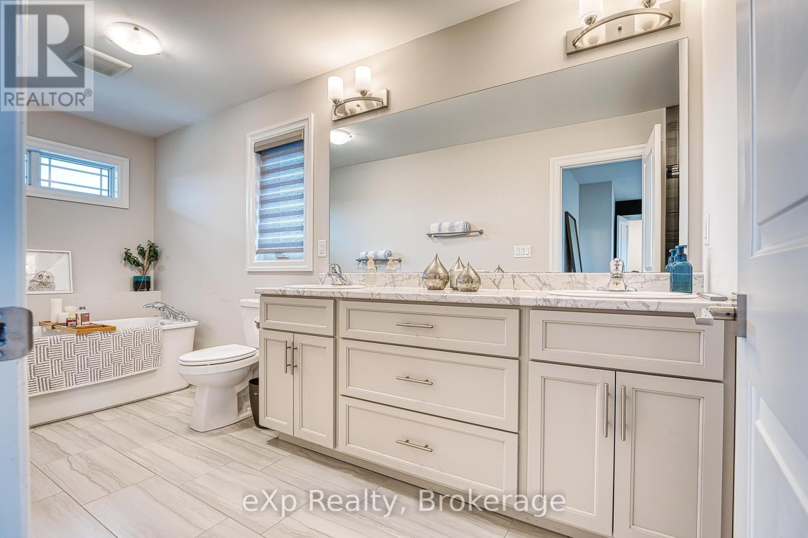 467 Devonshire Road, Saugeen Shores, Ontario  N0H 2C6 - Photo 22 - X12487630