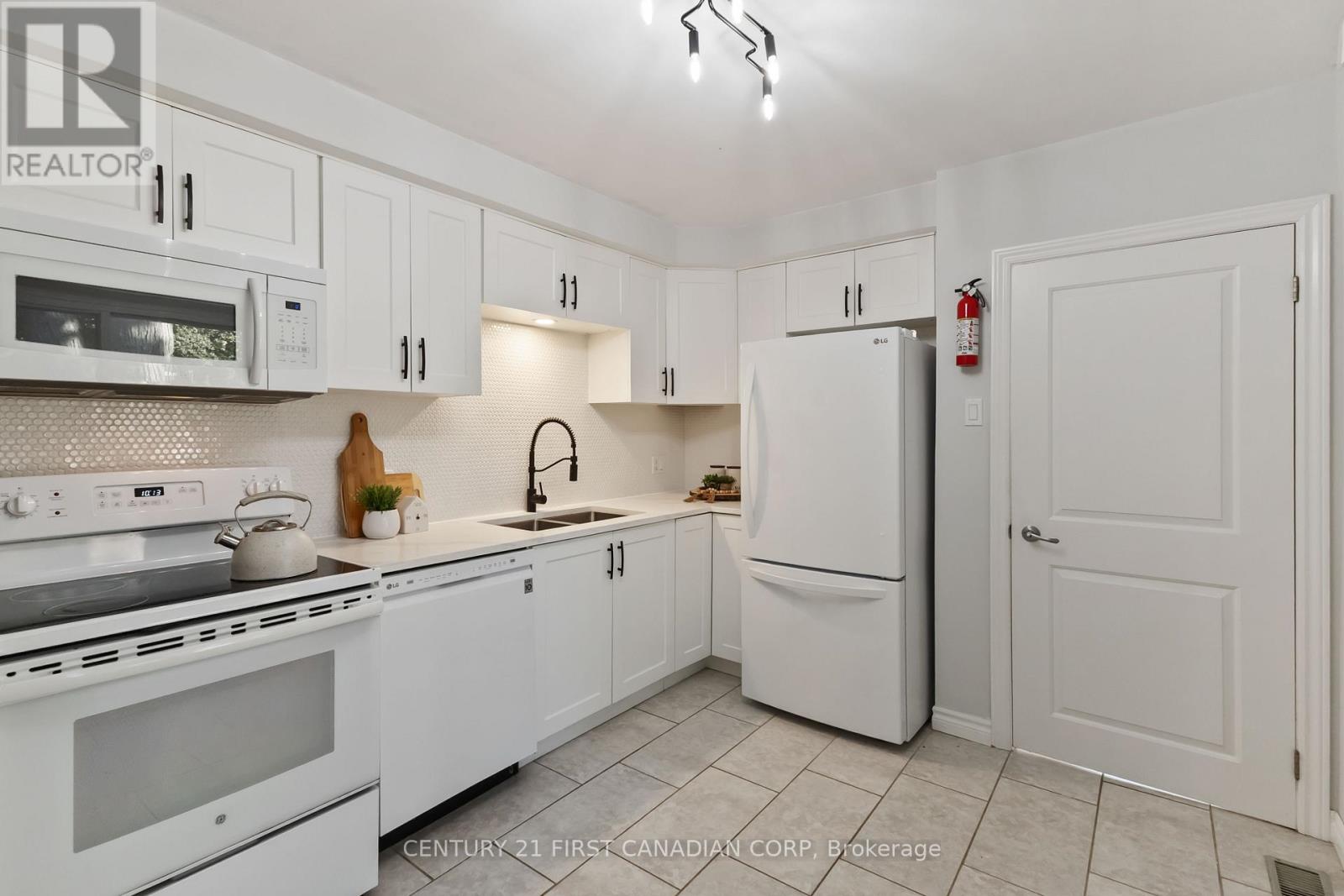 441 Belvedere Avenue, London South, Ontario  N6K 2R1 - Photo 14 - X12487610