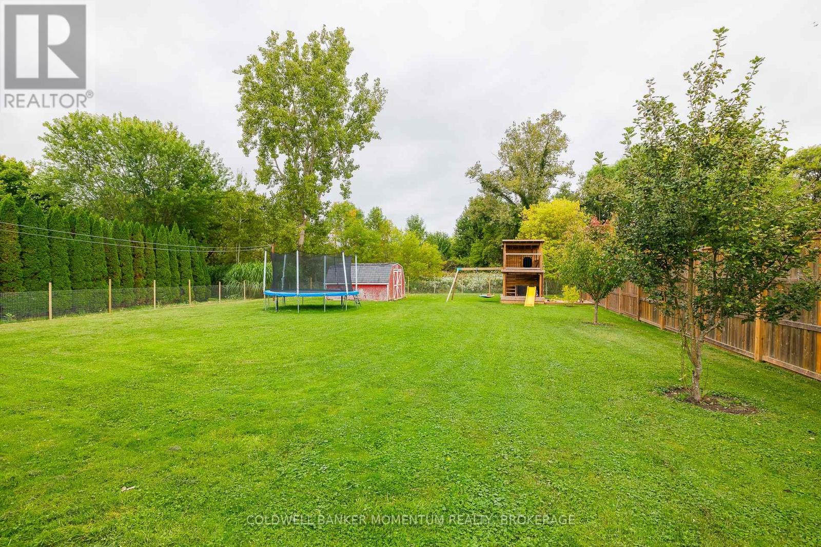 1344 Effingham Street, Pelham, Ontario  L0S 1M0 - Photo 47 - X12487055