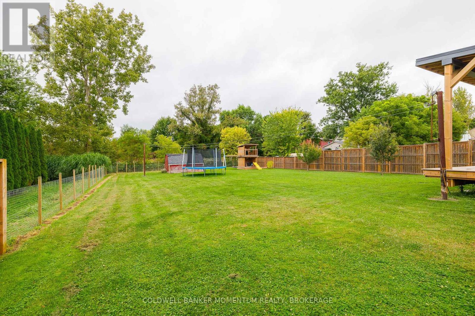 1344 Effingham Street, Pelham, Ontario  L0S 1M0 - Photo 43 - X12487055