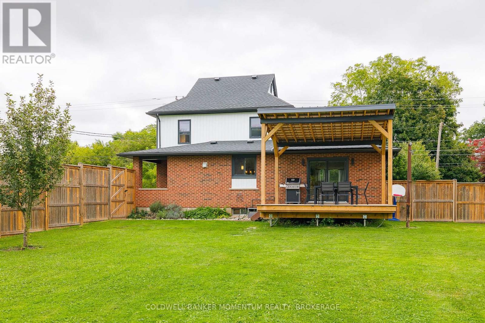 1344 Effingham Street, Pelham, Ontario  L0S 1M0 - Photo 46 - X12487055