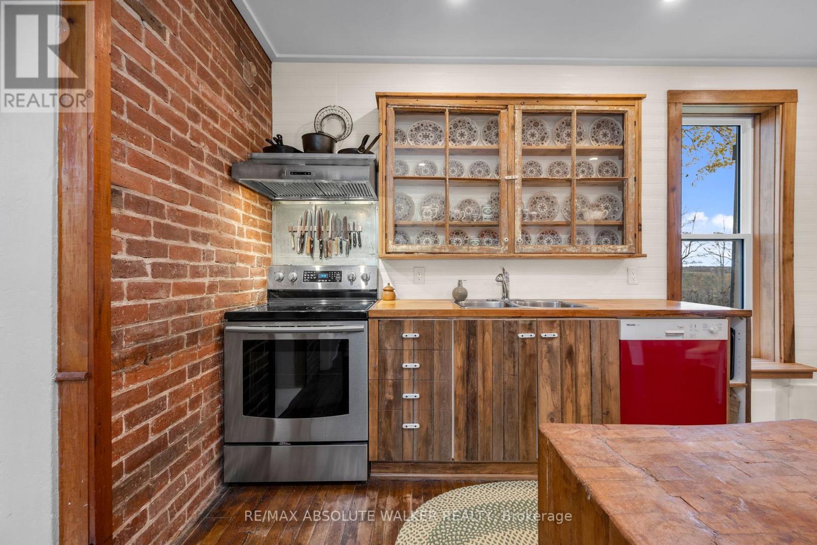 40 Thomas Street, Mississippi Mills, Ontario  K0A 1A0 - Photo 6 - X12487659