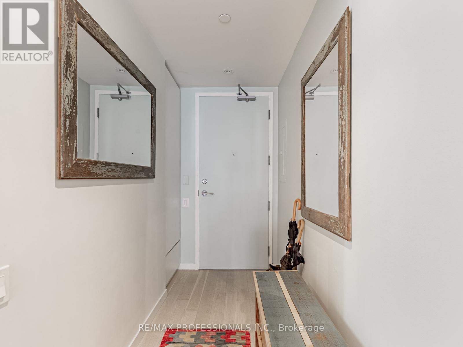 401 - 383 Sorauren Avenue, Toronto (Roncesvalles), Ontario  M6R 0A4 - Photo 3 - W12478783