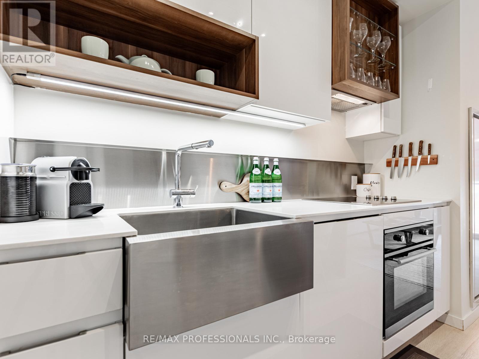 401 - 383 Sorauren Avenue, Toronto (Roncesvalles), Ontario  M6R 0A4 - Photo 8 - W12478783