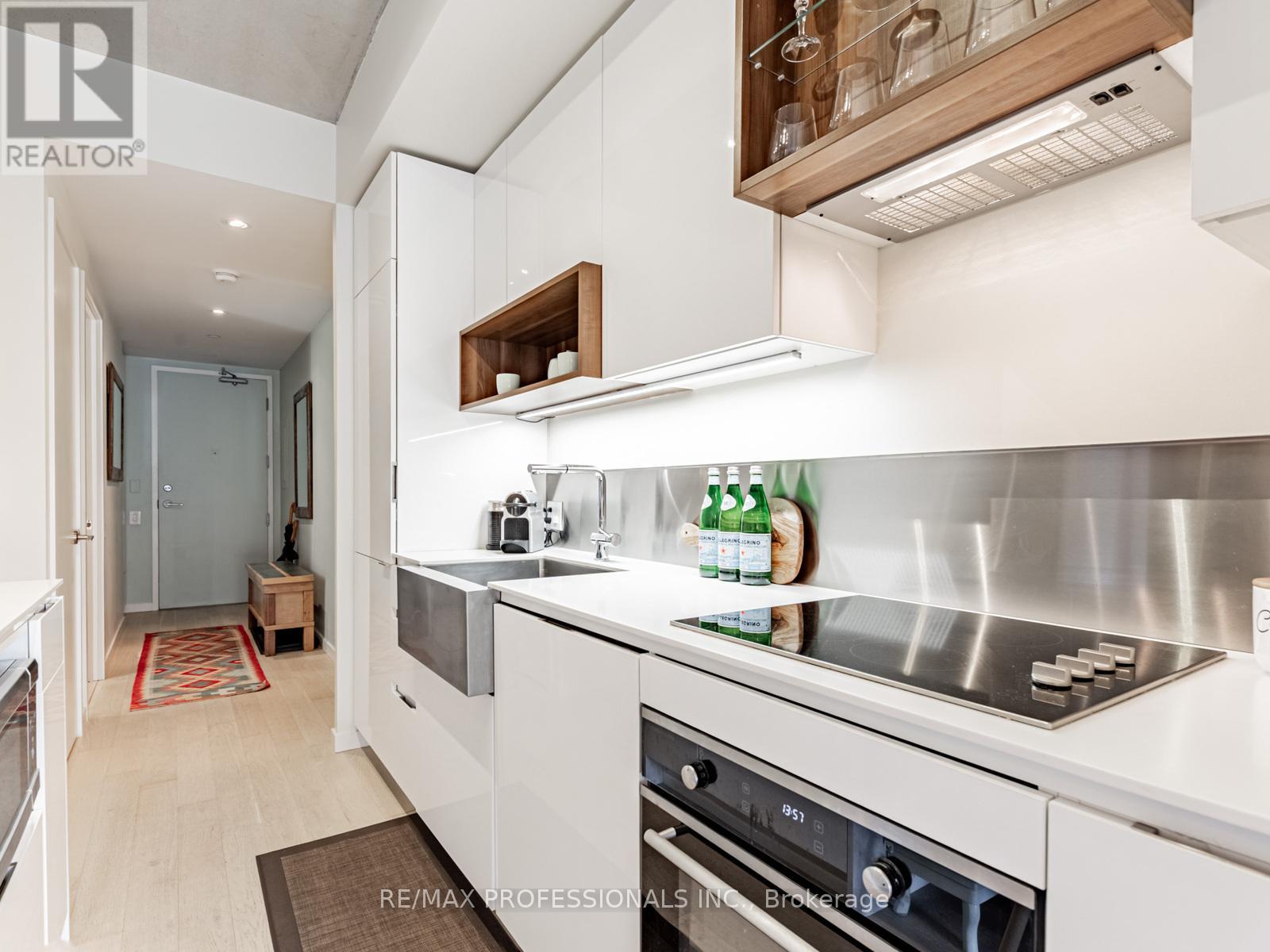 401 - 383 Sorauren Avenue, Toronto (Roncesvalles), Ontario  M6R 0A4 - Photo 4 - W12478783