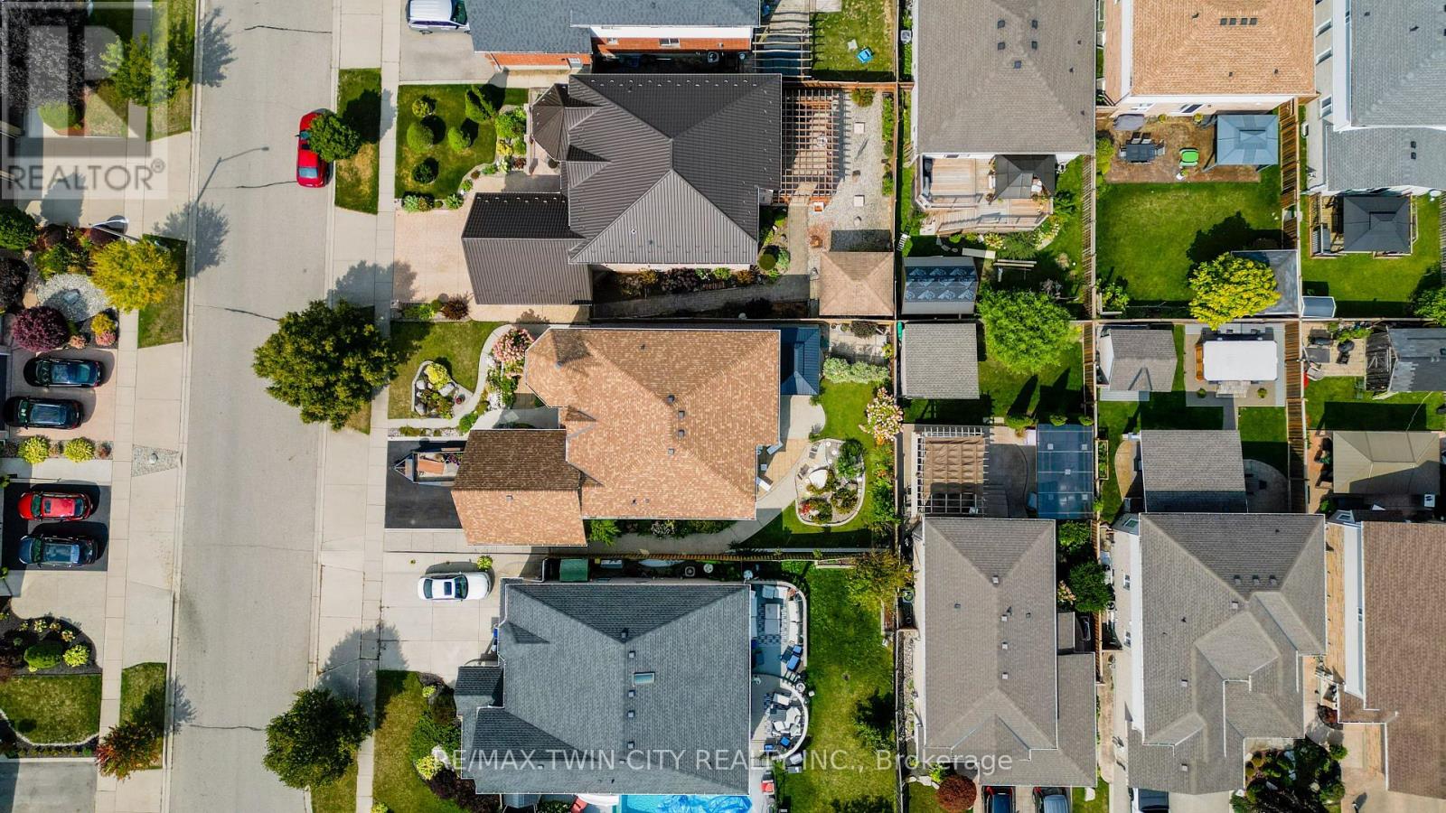 216 Mcnichol Drive, Cambridge, Ontario  N1P 1J3 - Photo 4 - X12405051