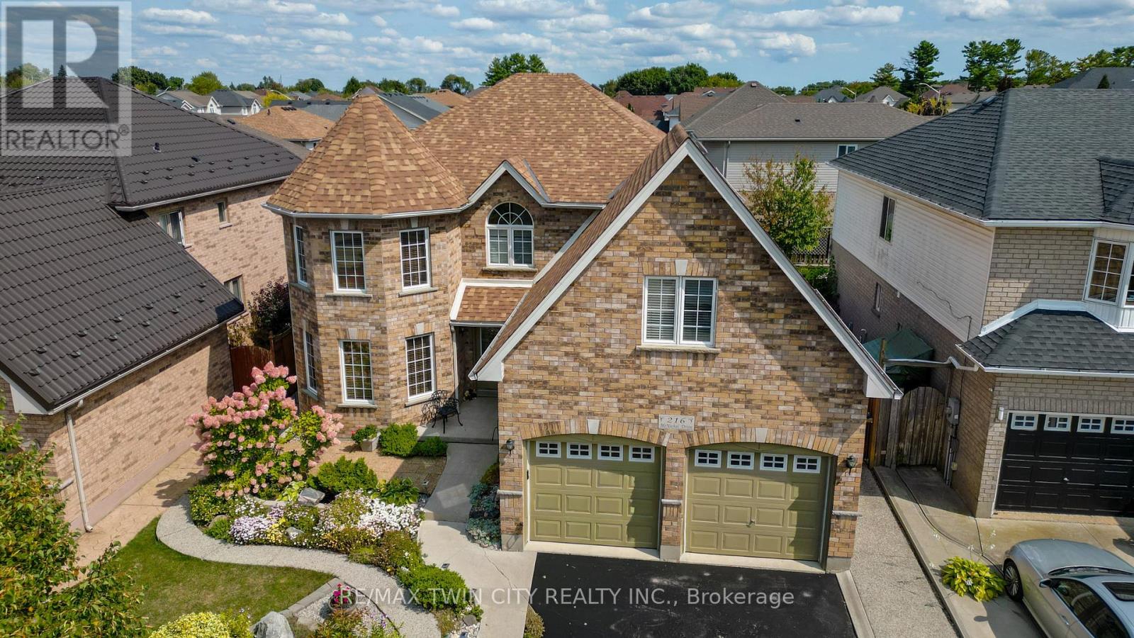 216 Mcnichol Drive, Cambridge, Ontario  N1P 1J3 - Photo 2 - X12405051