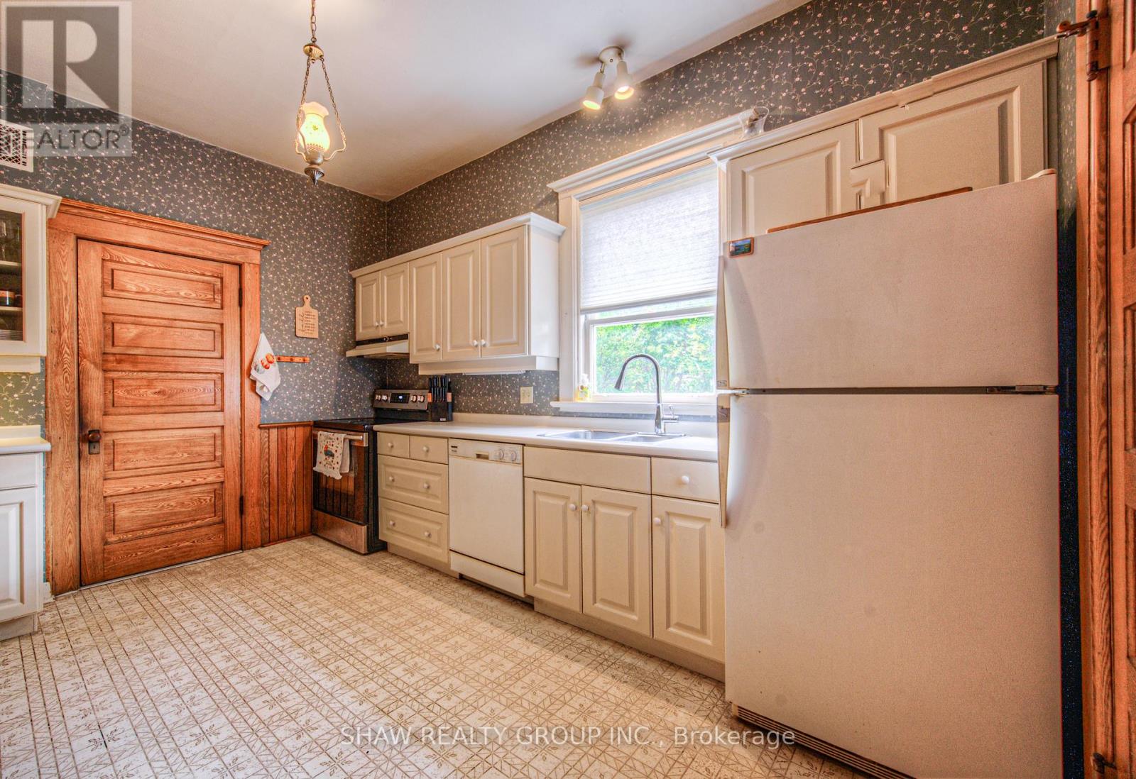 543 Queenston Road, Cambridge, Ontario  N3H 3J9 - Photo 12 - X12480725