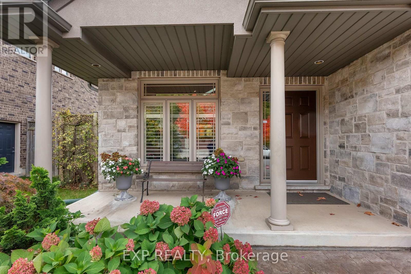 9148 Tapestry Court, Niagara Falls, Ontario  L2H 0E2 - Photo 5 - X12487616