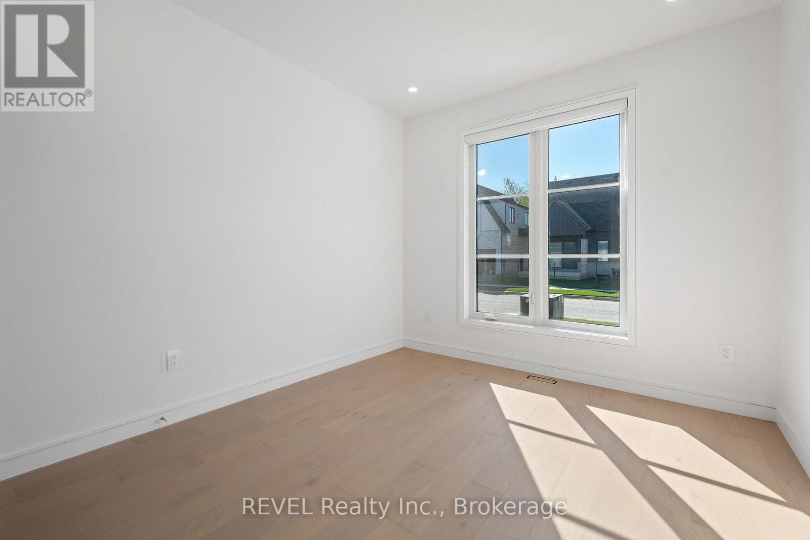 40 Ivy Crescent, Thorold, Ontario  L2V 0J9 - Photo 10 - X12487621