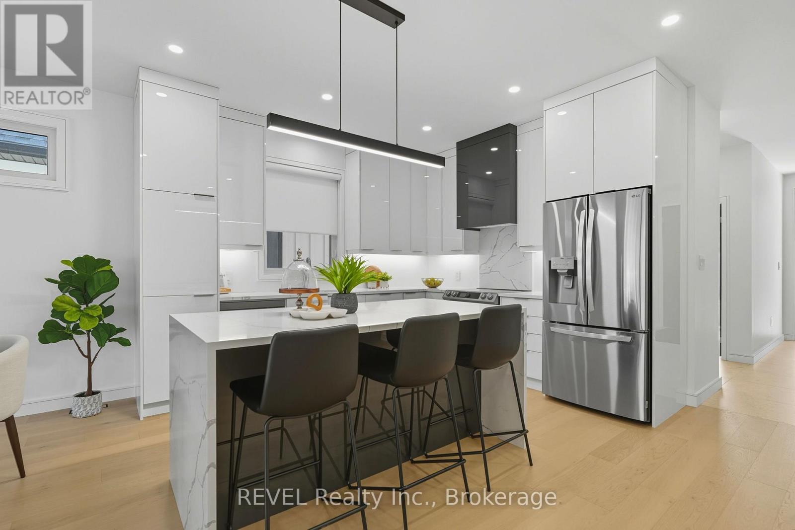 40 Ivy Crescent, Thorold, Ontario  L2V 0J9 - Photo 13 - X12487621