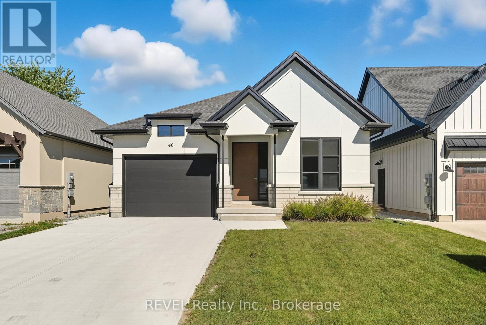 40 Ivy Crescent, Thorold, Ontario  L2V 0J9 - Photo 2 - X12487621