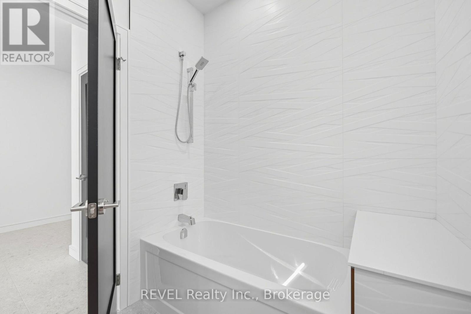 40 Ivy Crescent, Thorold, Ontario  L2V 0J9 - Photo 30 - X12487621