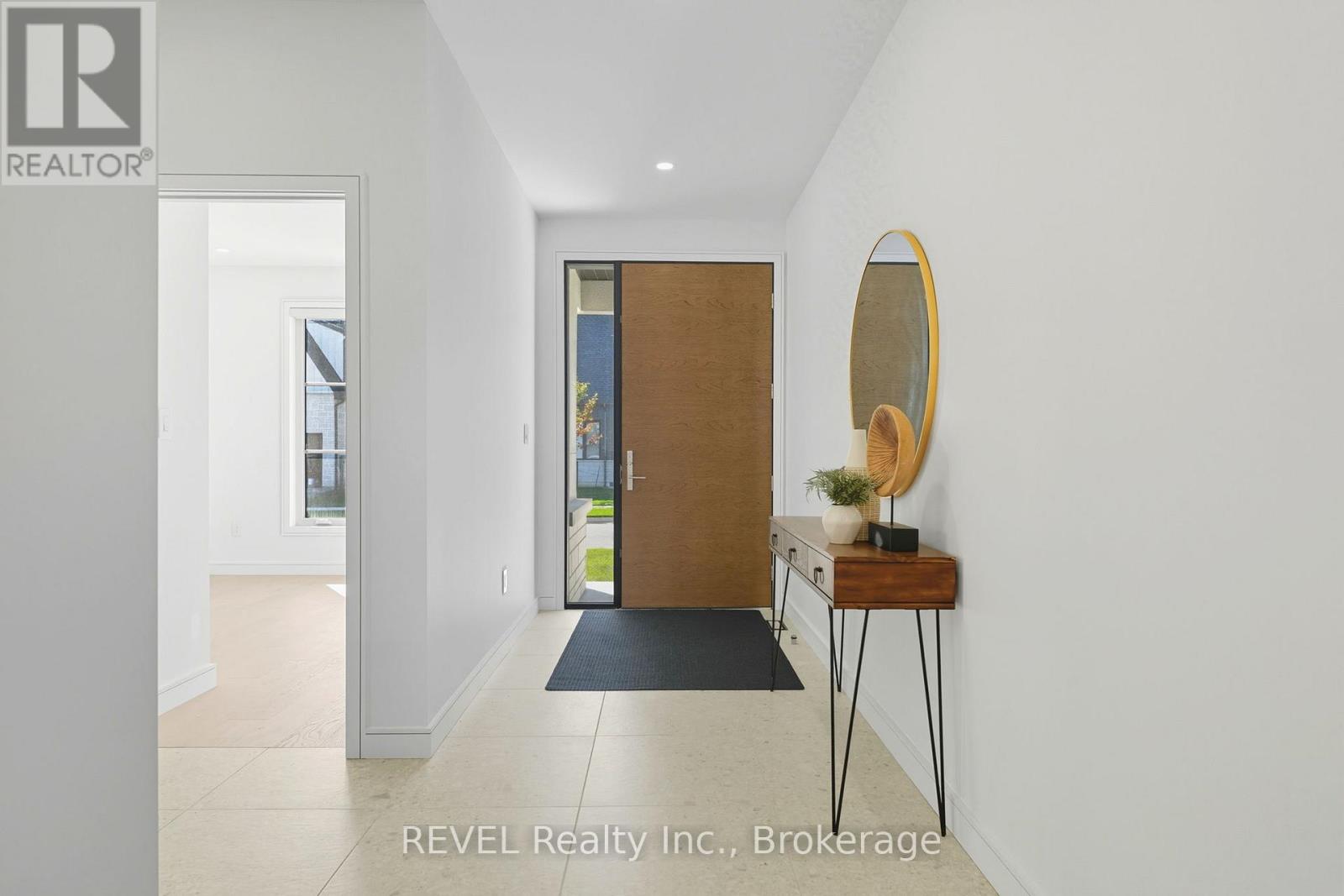 40 Ivy Crescent, Thorold, Ontario  L2V 0J9 - Photo 8 - X12487621