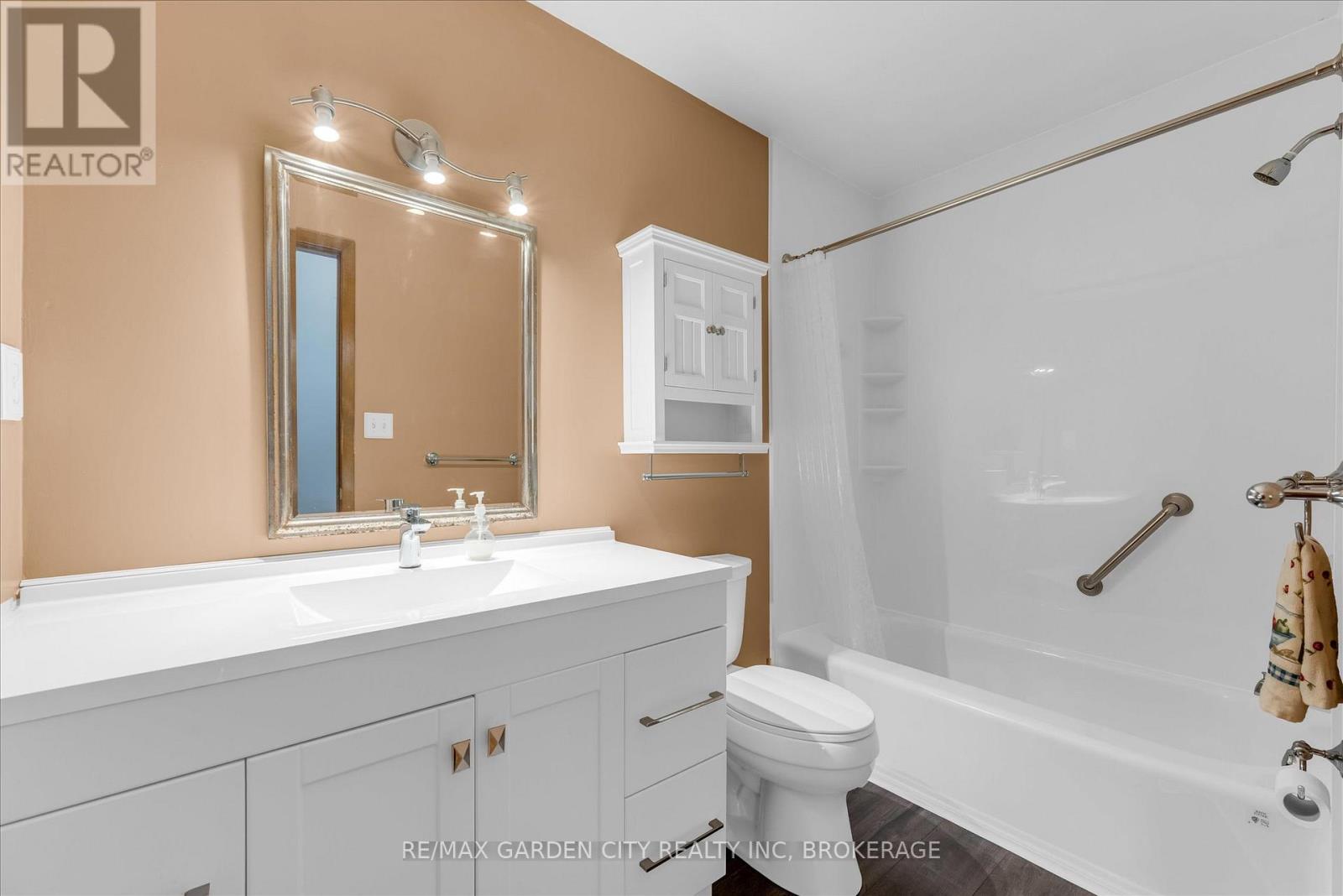 35 Allan Drive, St. Catharines, Ontario  L2N 6H3 - Photo 10 - X12487661