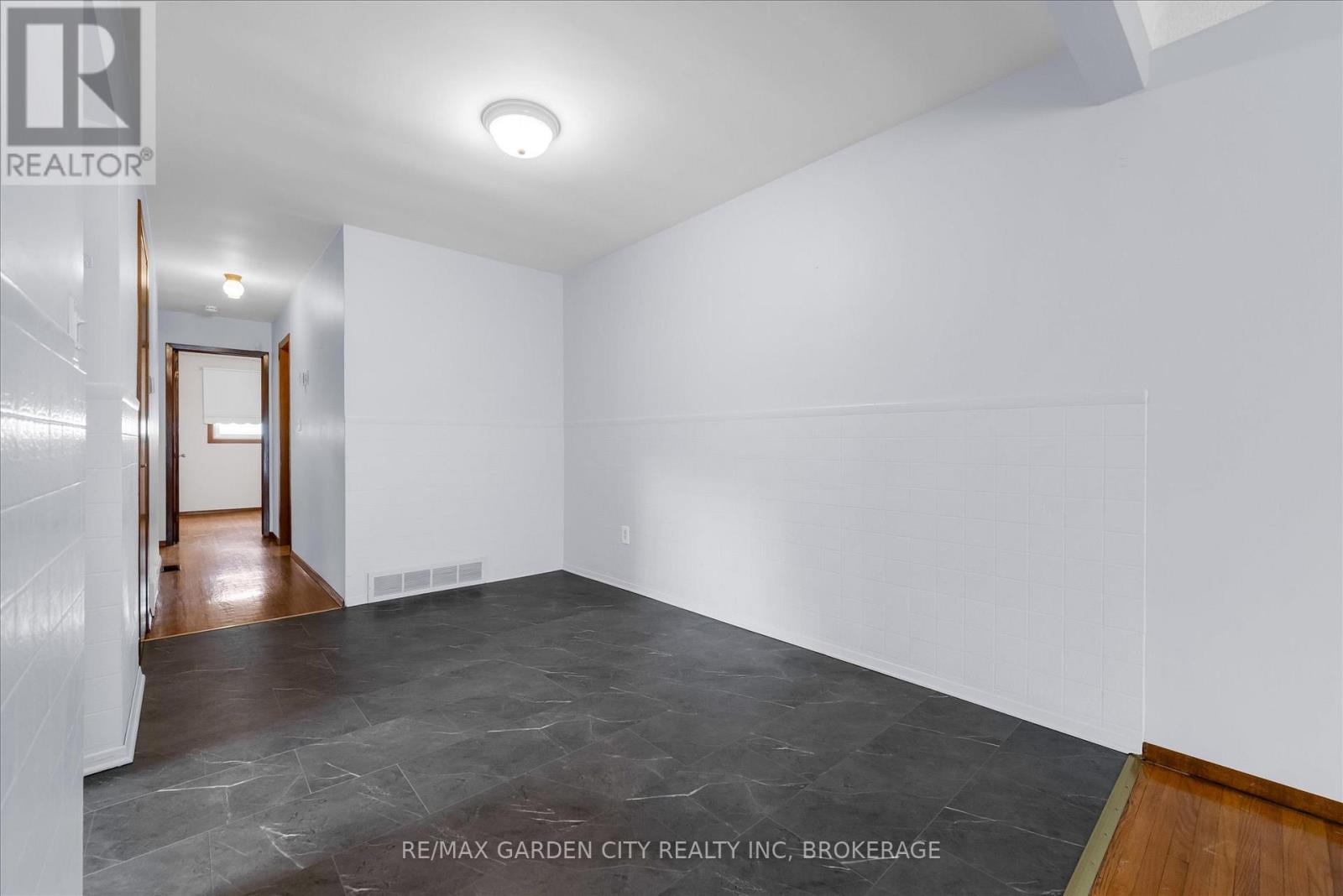 35 Allan Drive, St. Catharines, Ontario  L2N 6H3 - Photo 6 - X12487661