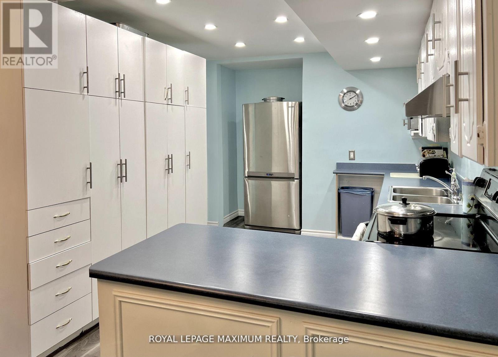 899 Pape Avenue, Toronto, Ontario  M4K 3V1 - Photo 10 - E12487260