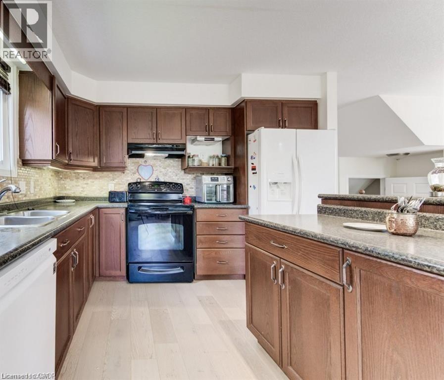 220 Lemon Grass Crescent, Kitchener, Ontario  N2N 3R7 - Photo 18 - 40784040