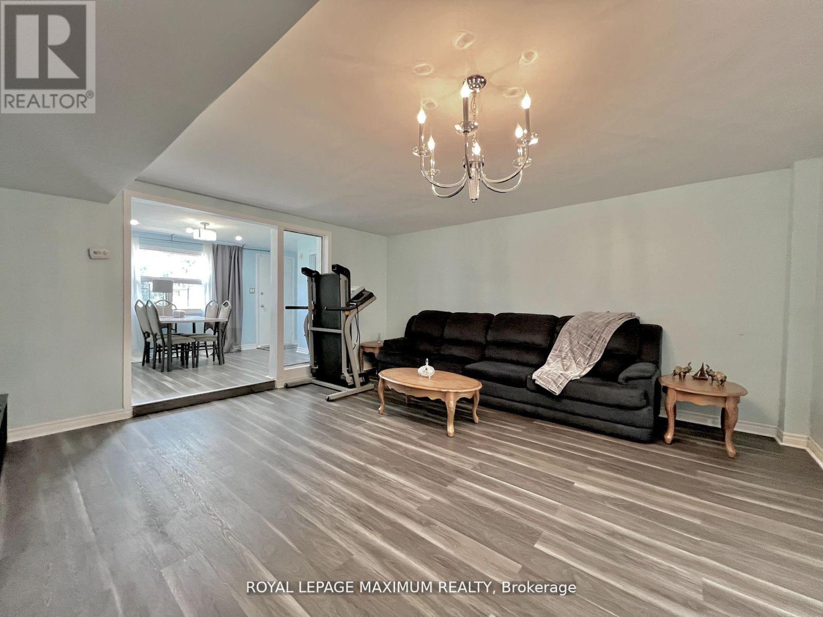 899 Pape Avenue, Toronto, Ontario  M4K 3V1 - Photo 11 - E12487260