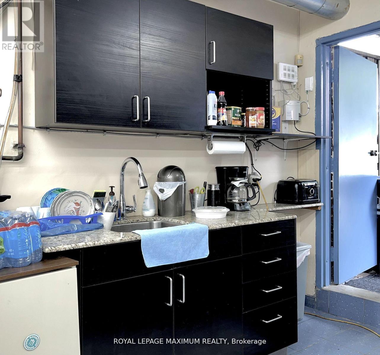 899 Pape Avenue, Toronto, Ontario  M4K 3V1 - Photo 5 - E12487260