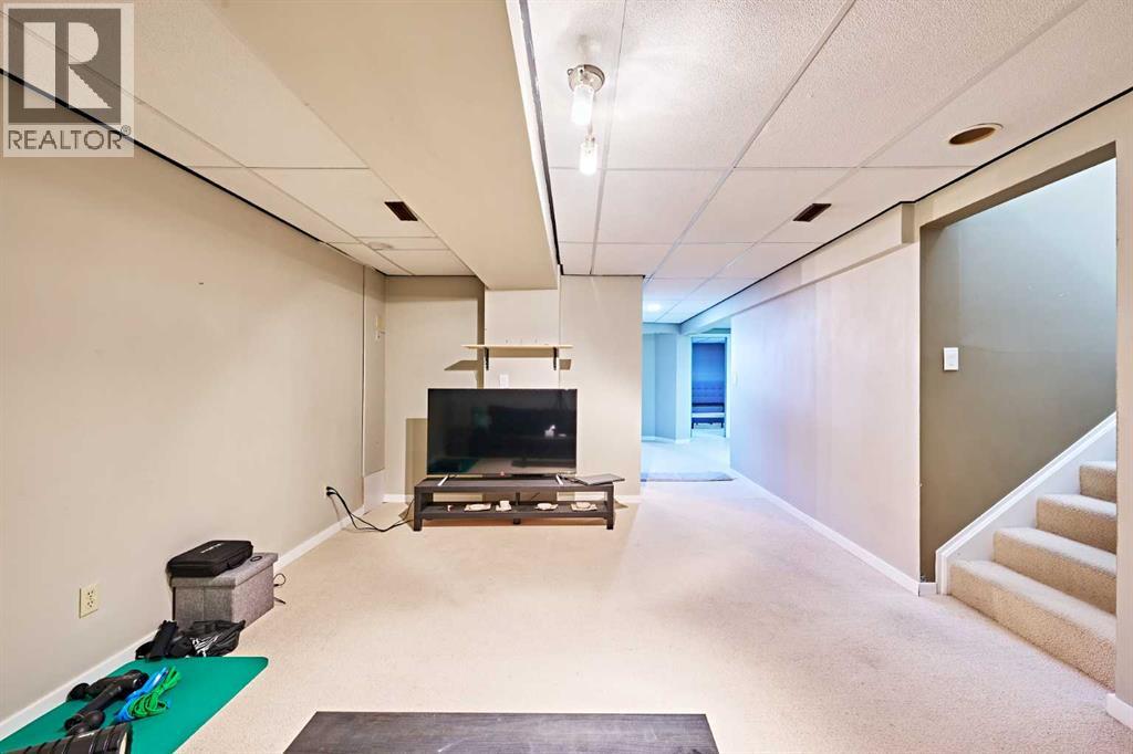 8414 Berwick Road Nw, Calgary, Alberta  T3K 1E5 - Photo 22 - A2259911