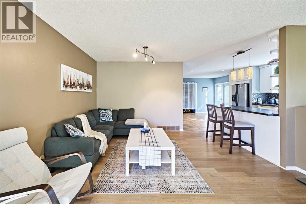 8414 Berwick Road NW, Calgary, Alberta