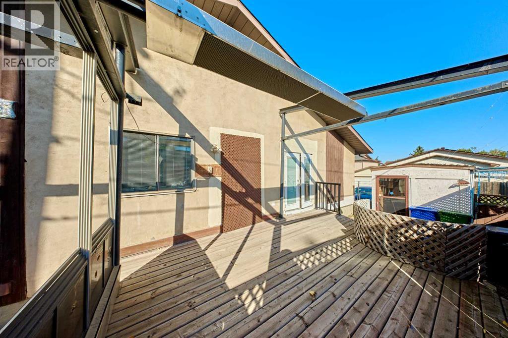 8414 Berwick Road Nw, Calgary, Alberta  T3K 1E5 - Photo 35 - A2259911