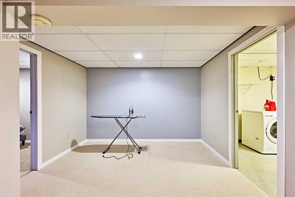 8414 Berwick Road Nw, Calgary, Alberta  T3K 1E5 - Photo 24 - A2259911