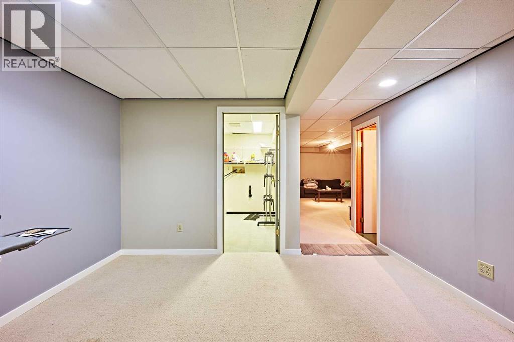 8414 Berwick Road Nw, Calgary, Alberta  T3K 1E5 - Photo 26 - A2259911