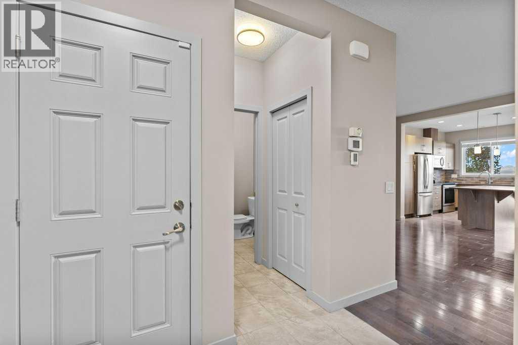 251 Sunrise View, Cochrane, Alberta  T4C 0Z6 - Photo 8 - A2266647