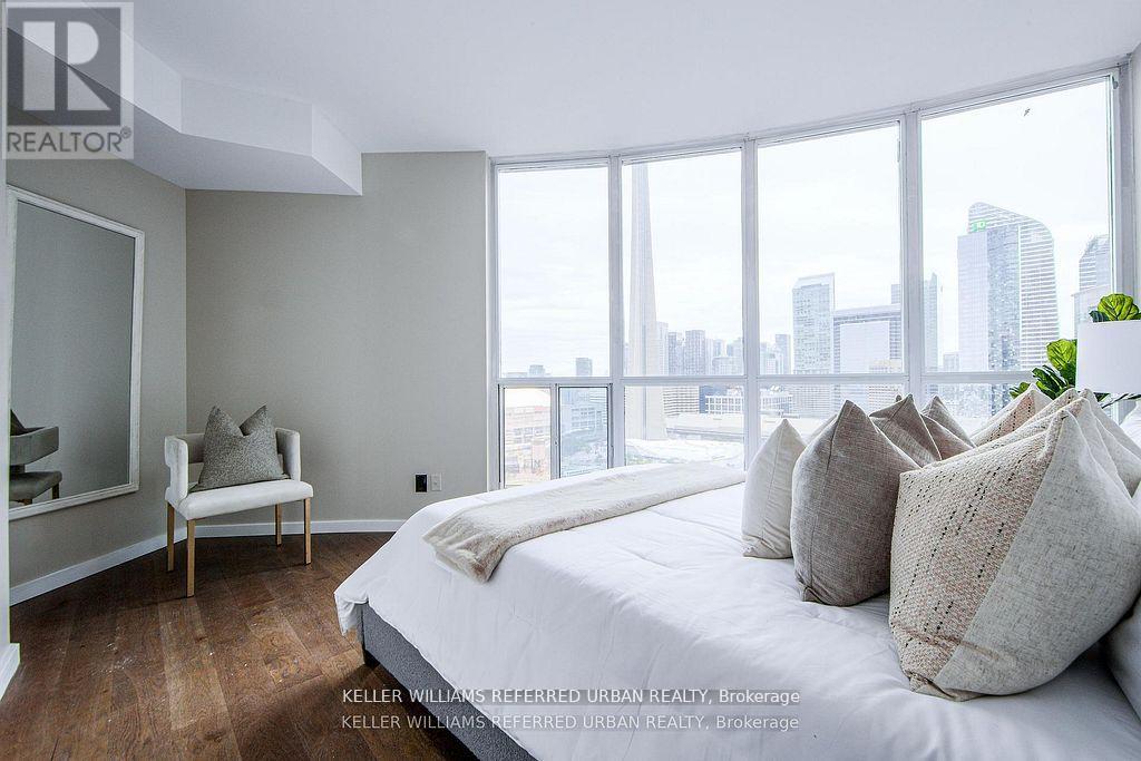 2501 - 218 Queens Quay W, Toronto, Ontario  M5J 2Y6 - Photo 18 - C12487473
