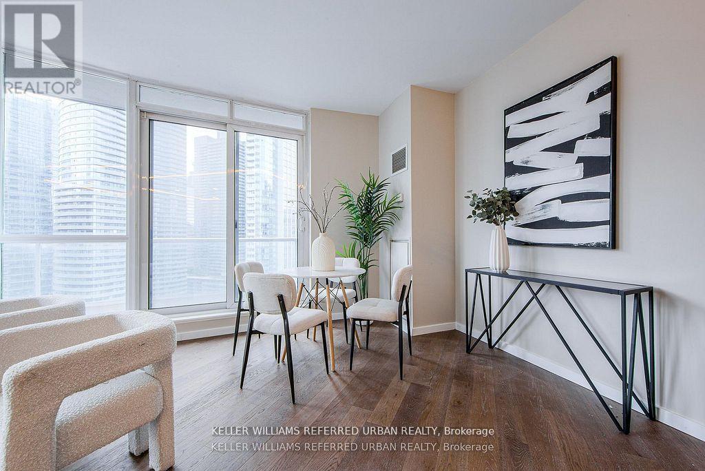 2501 - 218 Queens Quay W, Toronto, Ontario  M5J 2Y6 - Photo 5 - C12487473