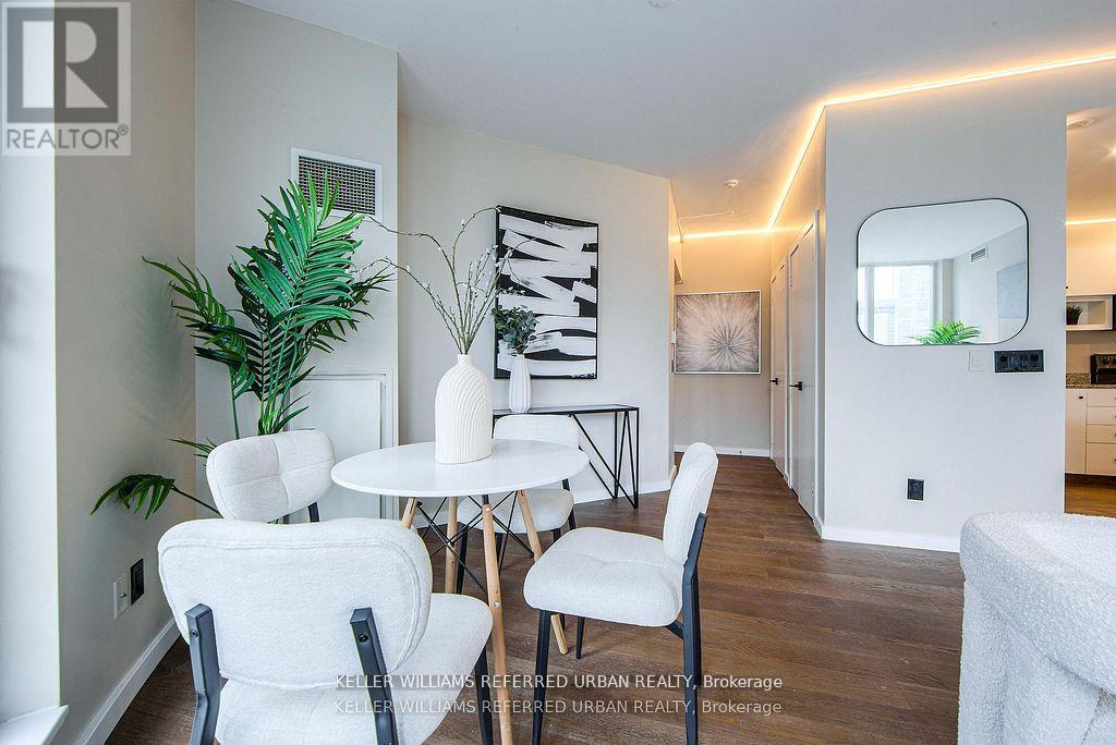 2501 - 218 Queens Quay W, Toronto, Ontario  M5J 2Y6 - Photo 7 - C12487473