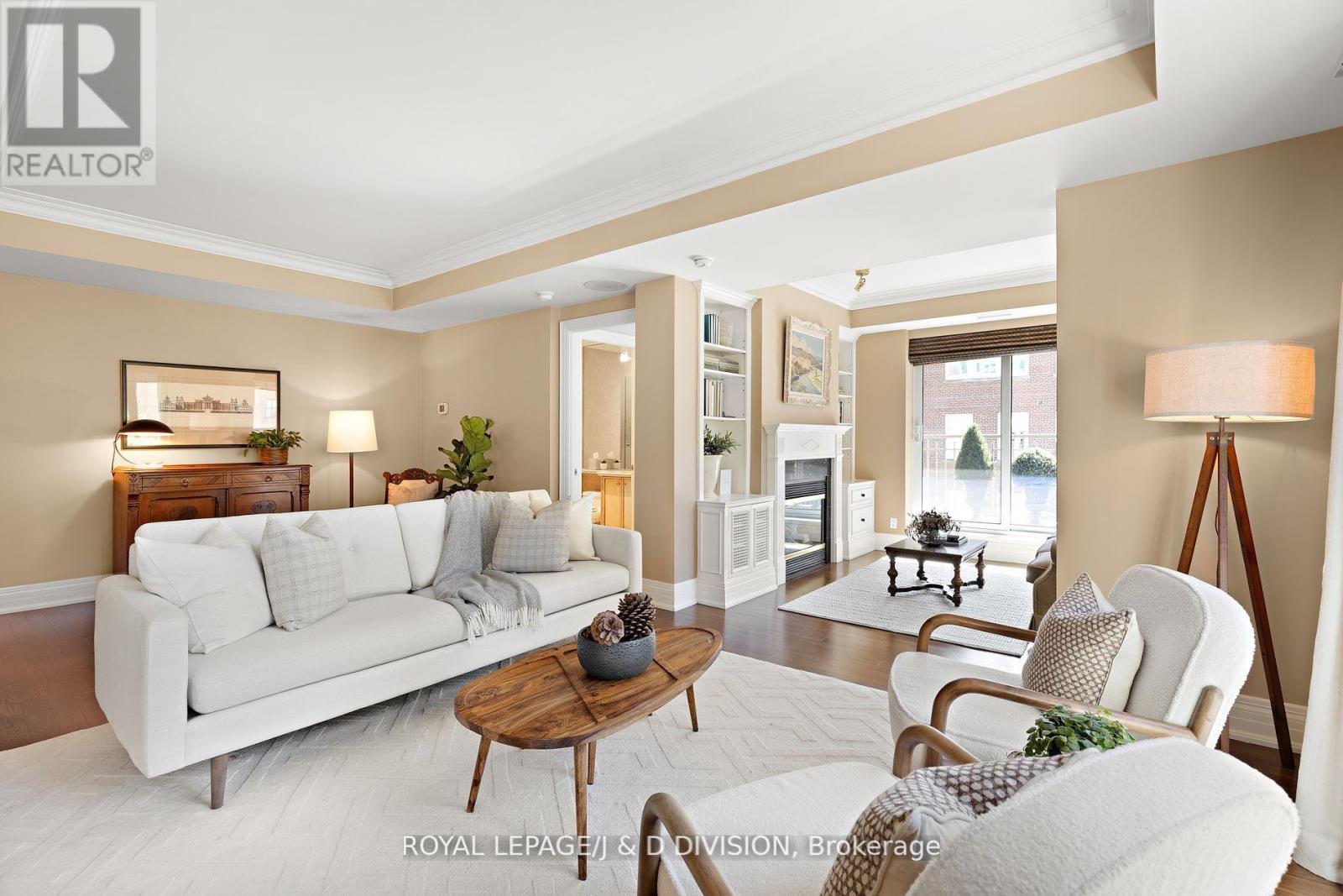 303 - 33 DELISLE AVENUE, Toronto, Ontario