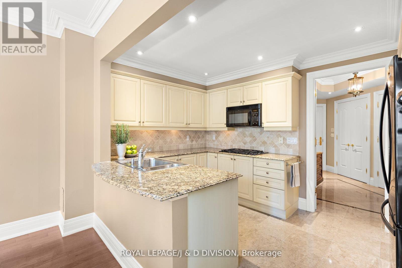 303 - 33 Delisle Avenue, Toronto, Ontario  M4V 3C7 - Photo 15 - C12487492