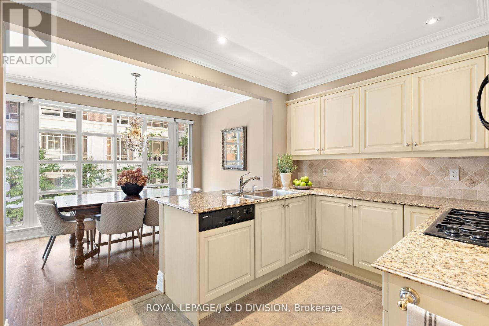 303 - 33 Delisle Avenue, Toronto, Ontario  M4V 3C7 - Photo 16 - C12487492