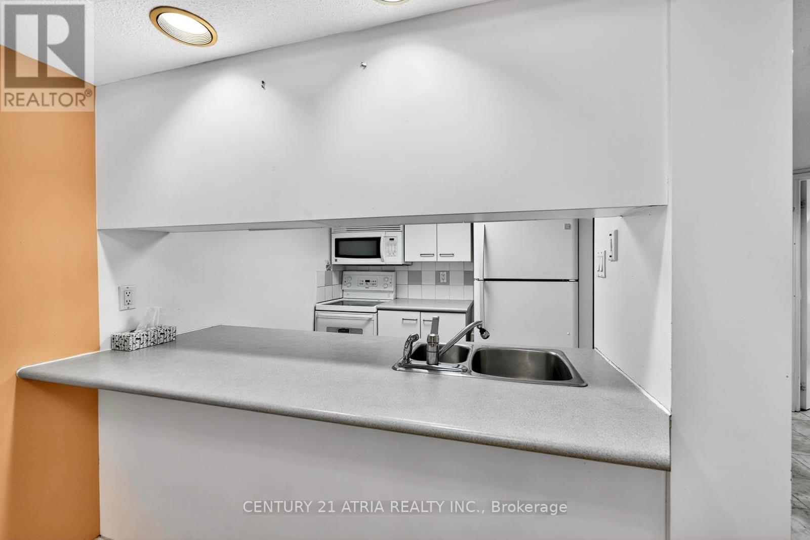 2302 - 38 Elm Street, Toronto, Ontario  M5G 2K5 - Photo 15 - C12487528