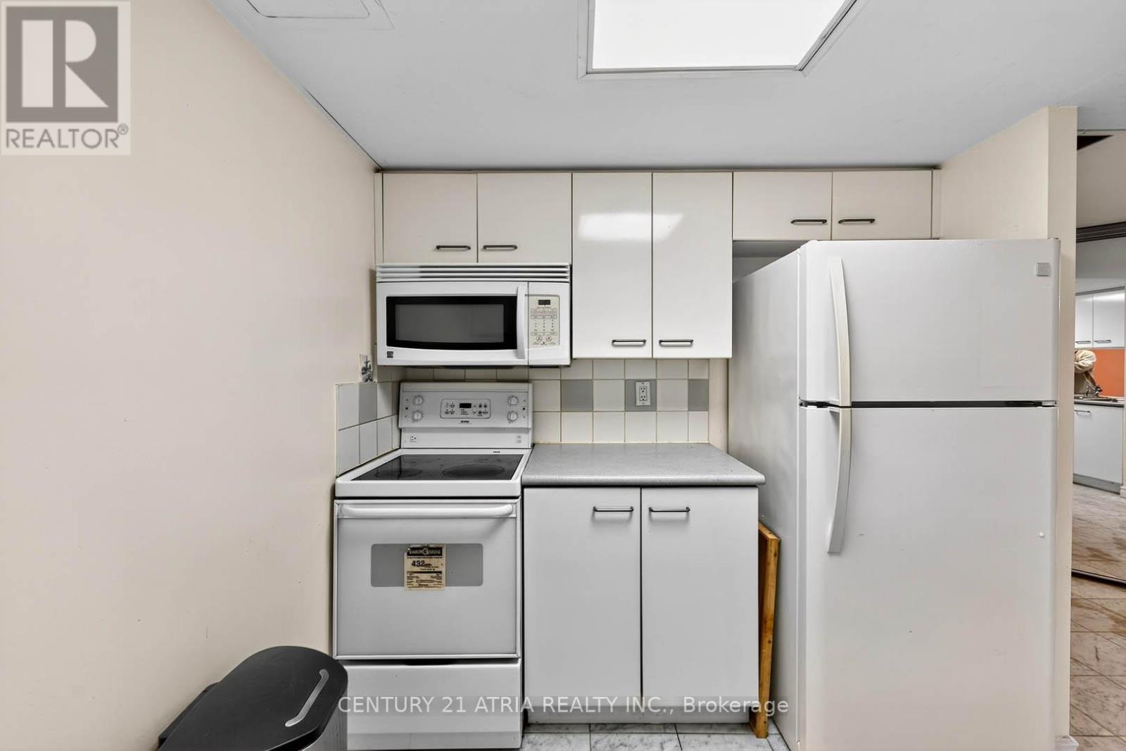 2302 - 38 Elm Street, Toronto, Ontario  M5G 2K5 - Photo 17 - C12487528