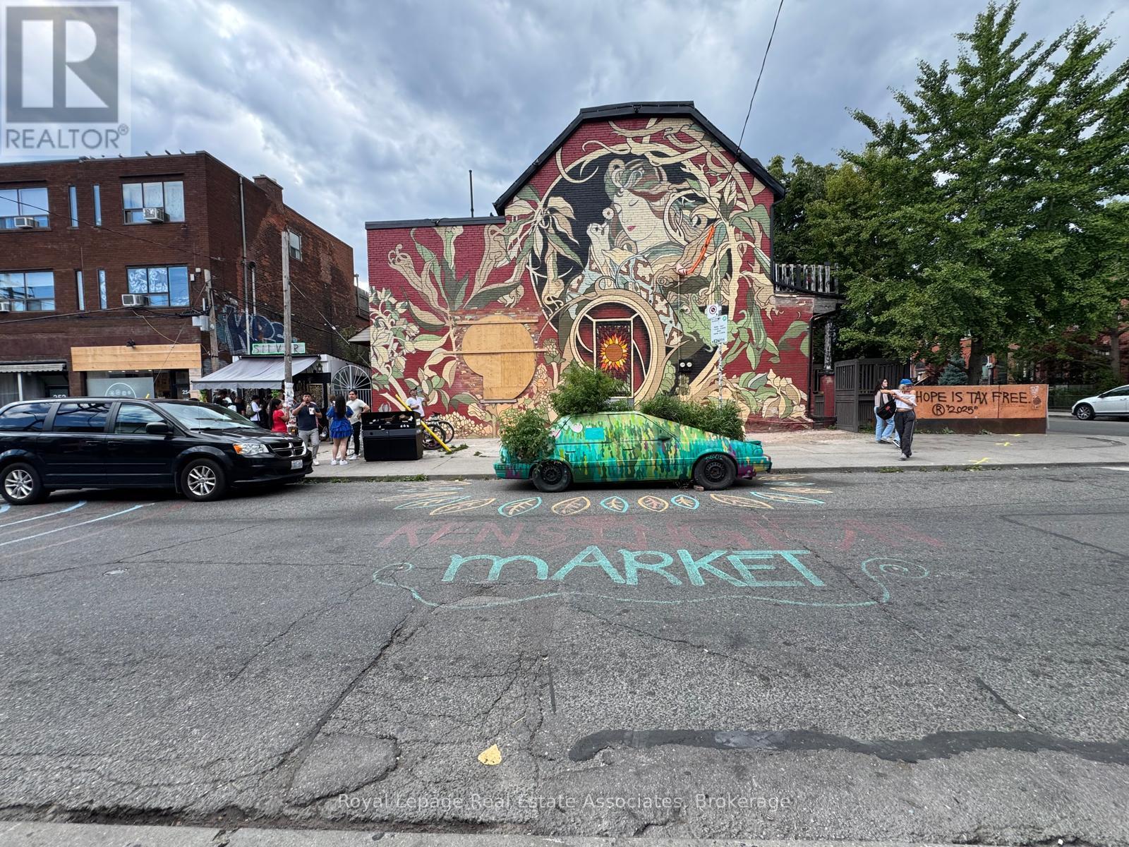 MAIN LEVEL - 283 AUGUSTA AVENUE, Toronto, Ontario