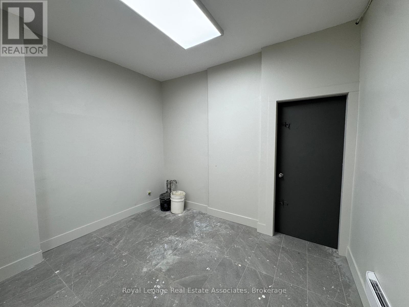 Main Level - 283 Augusta Avenue, Toronto, Ontario  M5T 2M1 - Photo 12 - C12487557