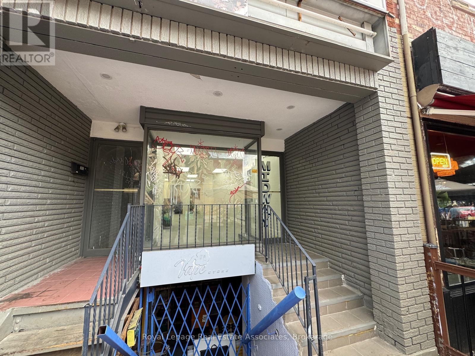 Main Level - 283 Augusta Avenue, Toronto, Ontario  M5T 2M1 - Photo 14 - C12487557