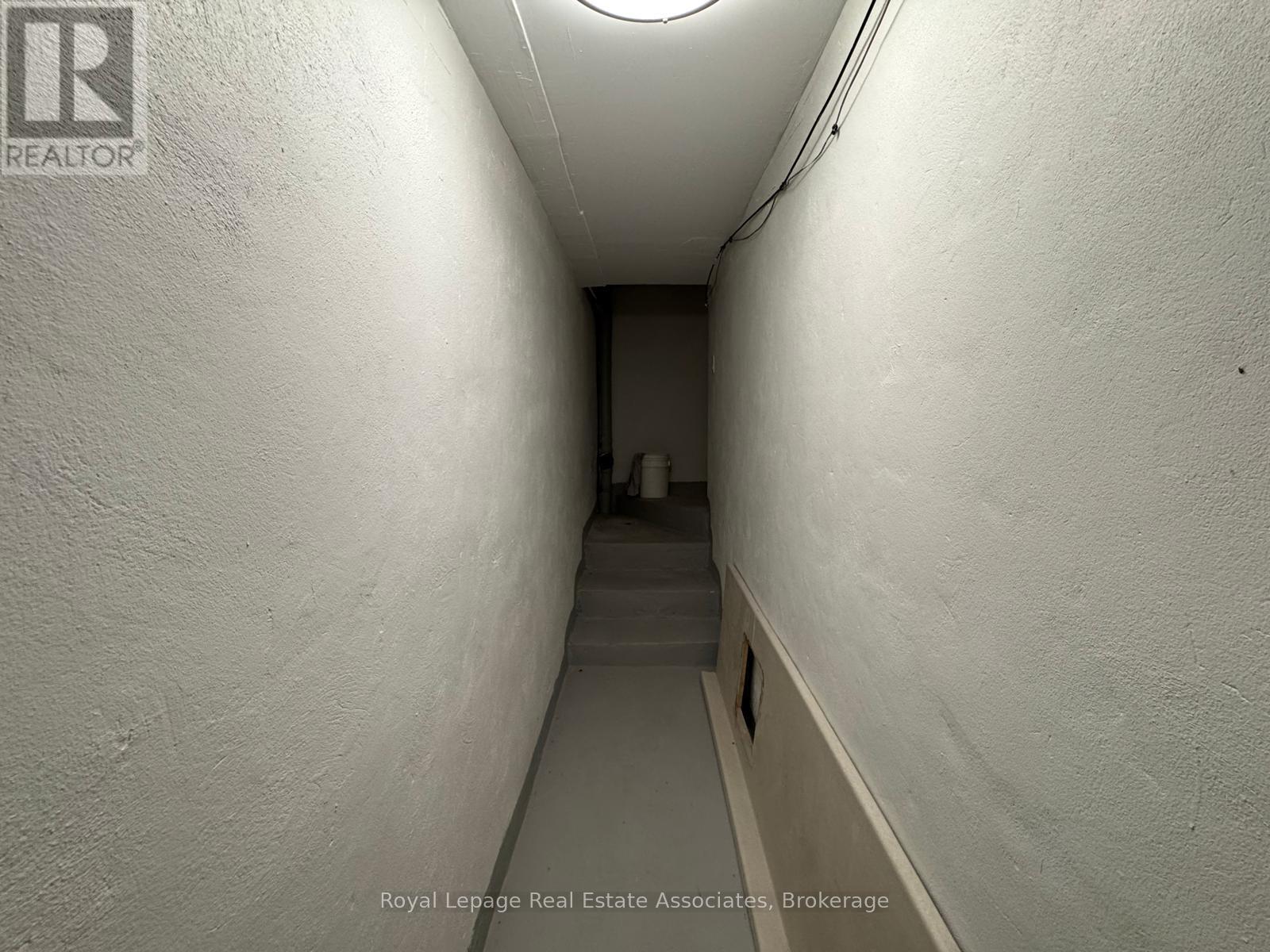 Main Level - 283 Augusta Avenue, Toronto, Ontario  M5T 2M1 - Photo 18 - C12487557