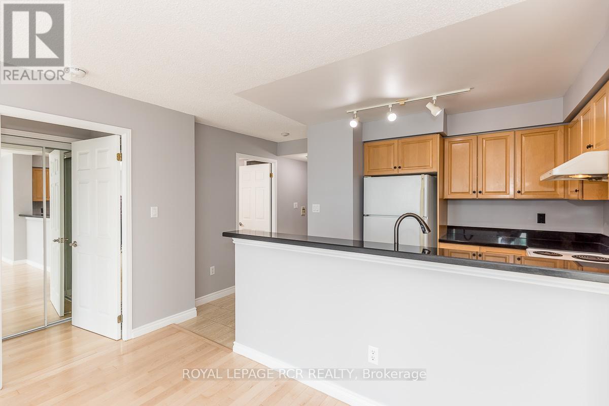 2012 - 23 Lorraine Drive, Toronto, Ontario  M2N 6Z6 - Photo 15 - C12487570