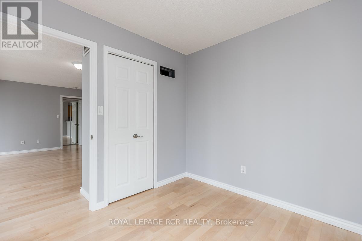 2012 - 23 Lorraine Drive, Toronto, Ontario  M2N 6Z6 - Photo 28 - C12487570