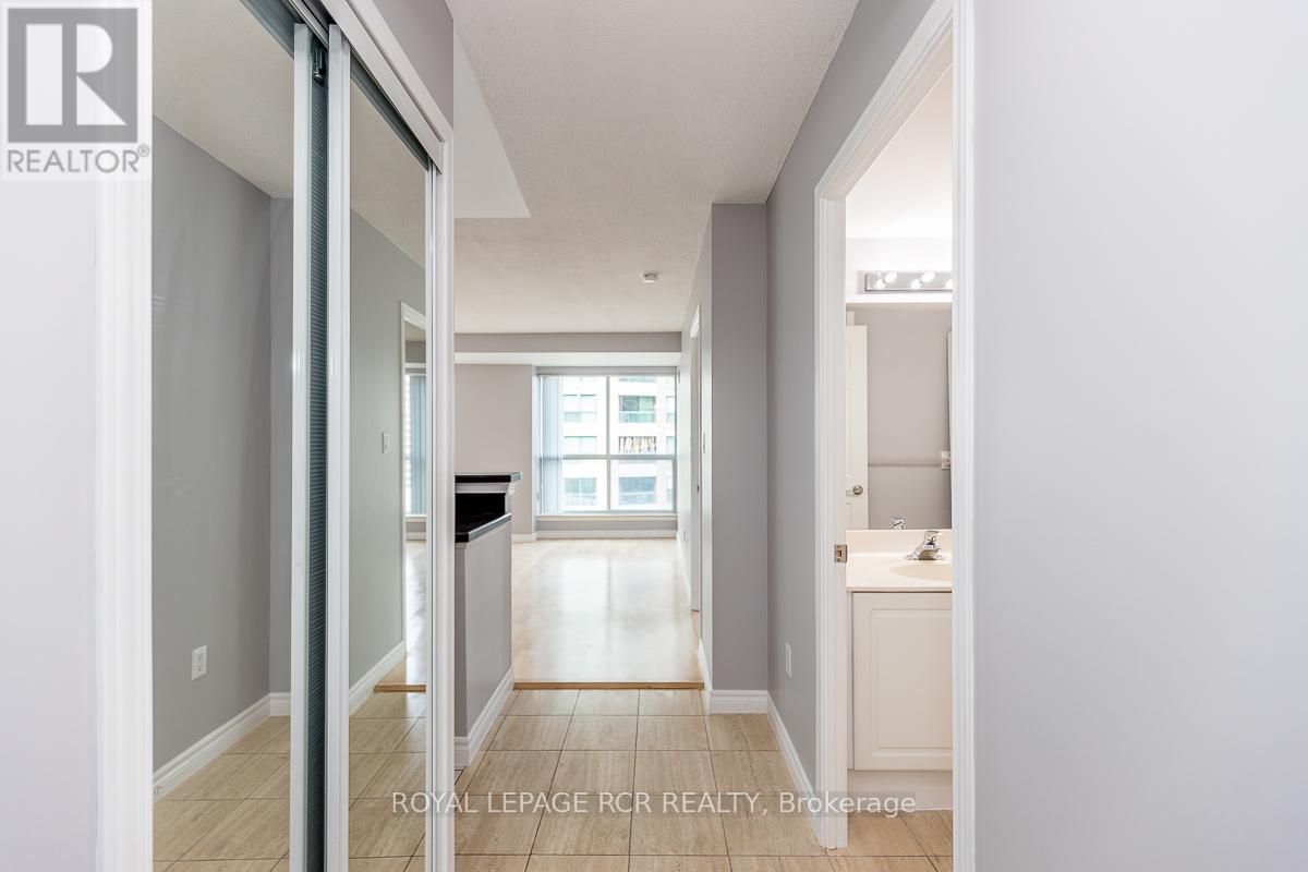 2012 - 23 Lorraine Drive, Toronto, Ontario  M2N 6Z6 - Photo 8 - C12487570